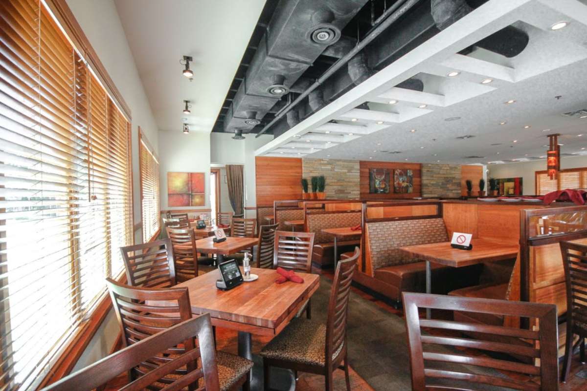 interior-of-woodlands-american-grill-in-the-daytime